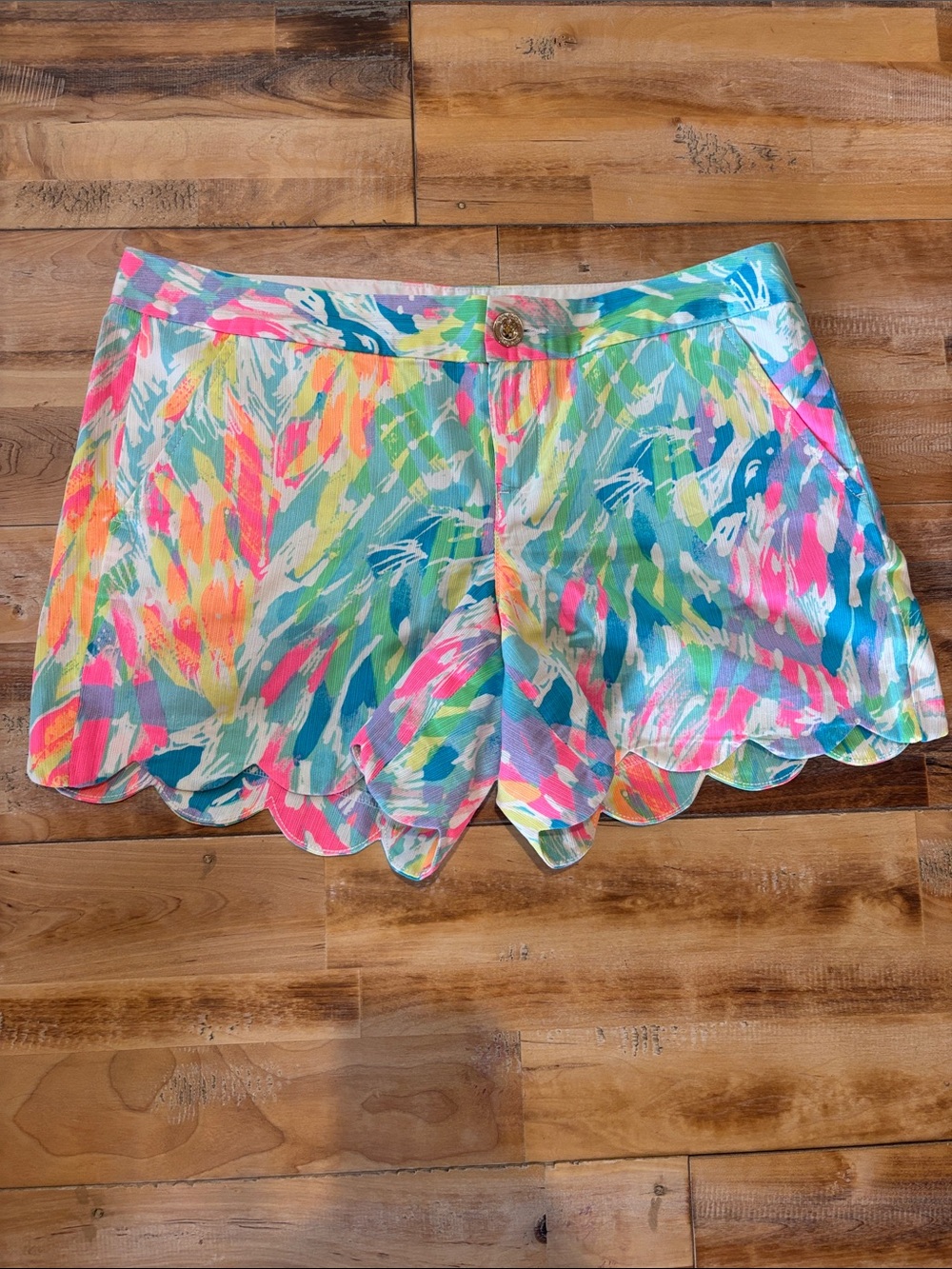 Lilly Pulitzer Buttercup Shorts in Sparkling Sands size 6